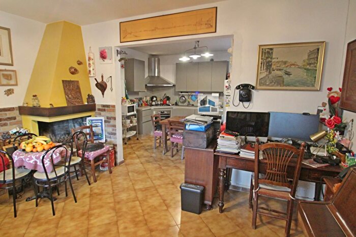 Casa con 5 locali in vendita in Via Campania, Martellago