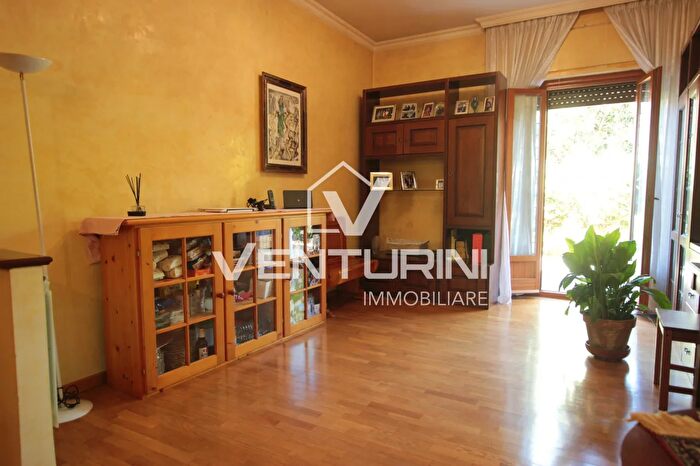 Appartamento trilocale in vendita in Via Varenna, Roma