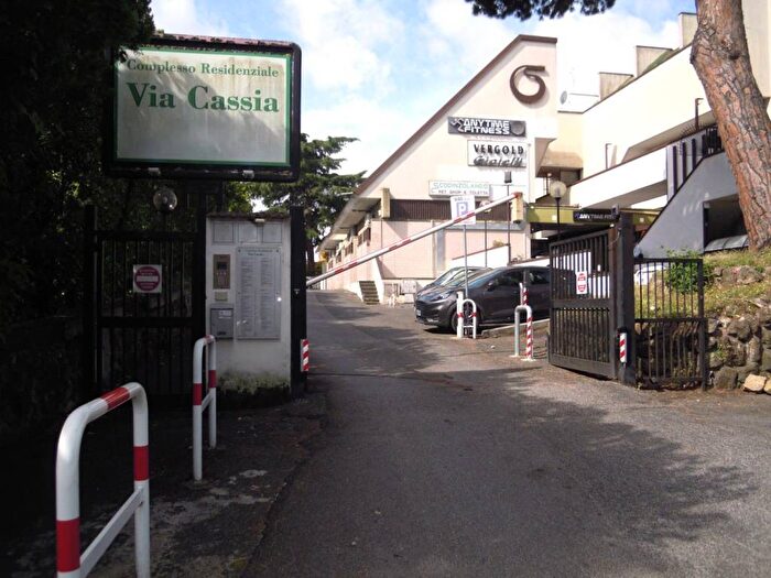 Appartamento monolocale in affitto in Via Cassia, Tomba di Nerone, Roma