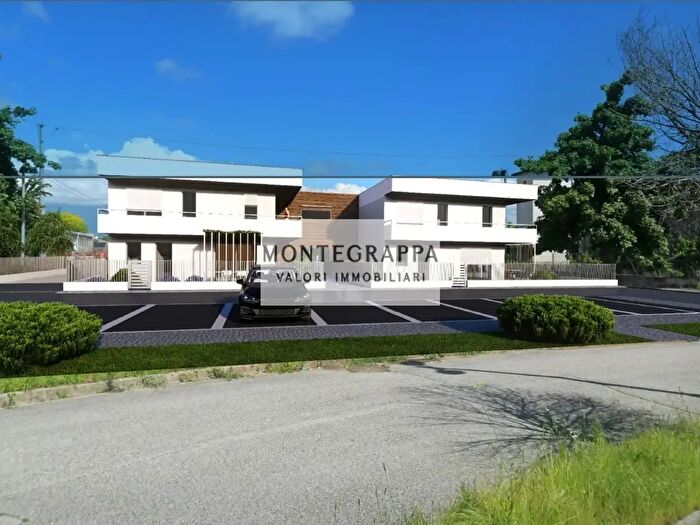 Appartamento quadrilocale in vendita in Via Volon, Loria