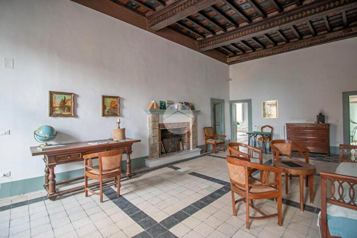 Appartamento con 5 locali in vendita in Via Collevecchio, Collevecchio