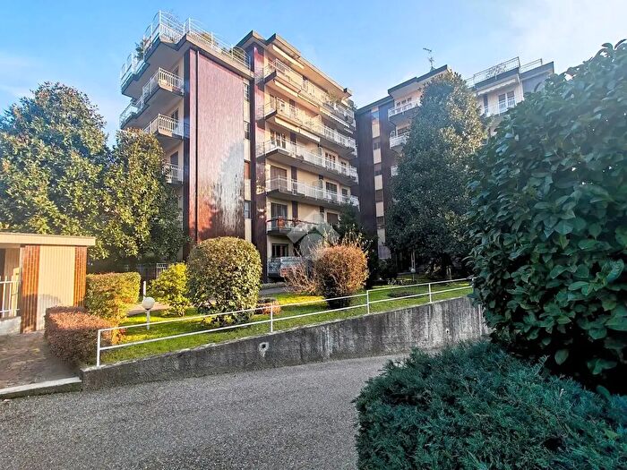 Appartamento quadrilocale in vendita in Via Giuseppe Garibaldi, Opera