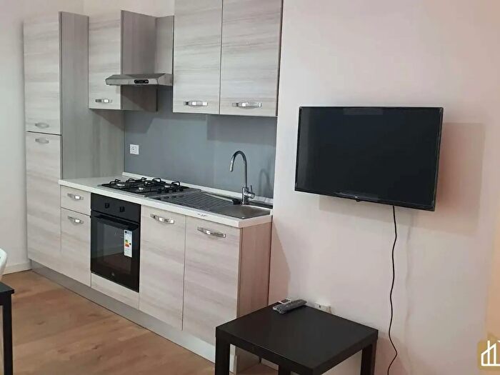 Appartamento trilocale in affitto in Piazza Medaglie dOro, Ancona