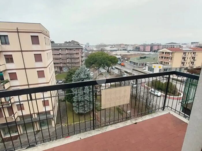 Appartamento quadrilocale in vendita in Corso Milano, Verona