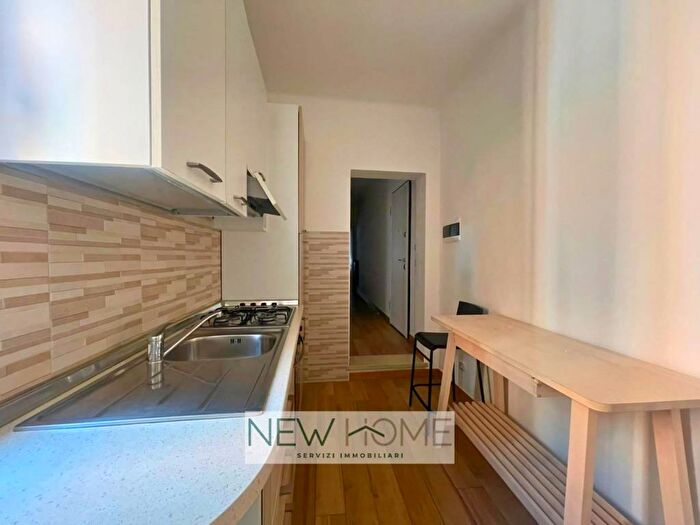 Appartamento trilocale in affitto in Via Legnago, Borgo Roma, Verona