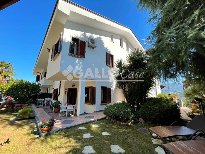 Casa con 10 locali in vendita in Via Raffaello Sanzio Loc SantAgostino Rende, Rende