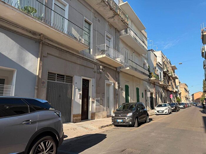 Appartamento trilocale in affitto in Via Duca d'Aosta, Ariosto, Lecce