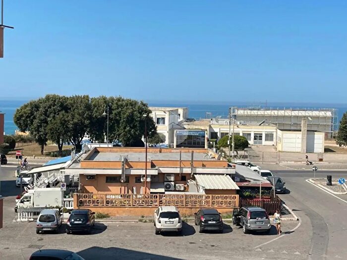 Appartamento trilocale in affitto in Via Cristoforo Colombo, Anzio