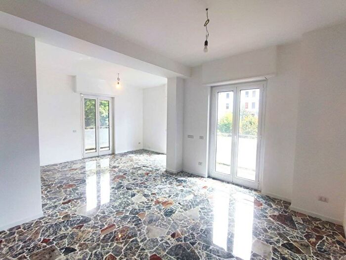 Appartamento quadrilocale in affitto in Via Gerolamo Tiraboschi, Porta Romana Medaglie dOro, Milano