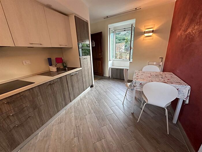 Appartamento bilocale in vendita in Noli Savona Sv, Noli