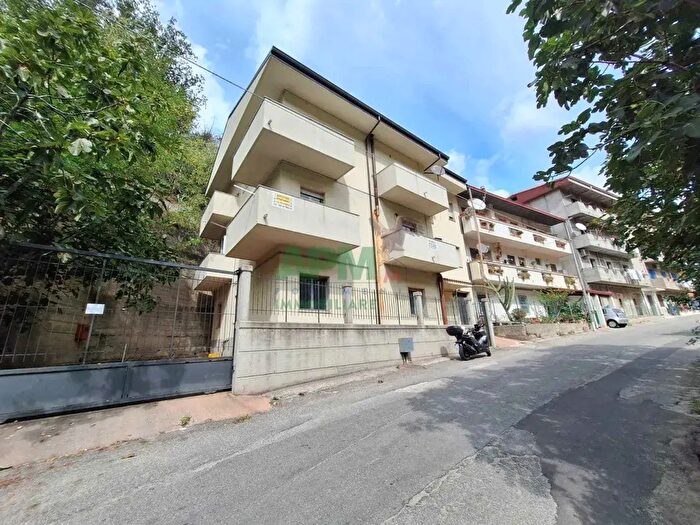 Casa con 15 locali in vendita in Contrada Favile, Reggio Calabria