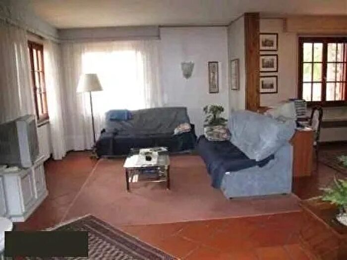 Casa con 8 locali in vendita in Poggio A Caiano
