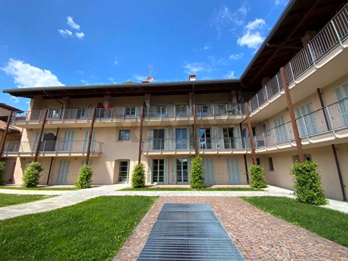 Appartamento bilocale in vendita in Via SantIsidoro, Bogogno