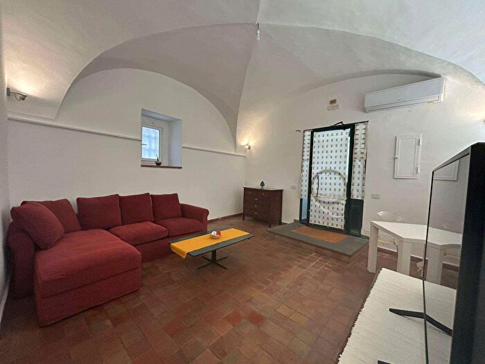 Appartamento bilocale in vendita in Piazza Chiesa Madre, SantAgata Li Battiati