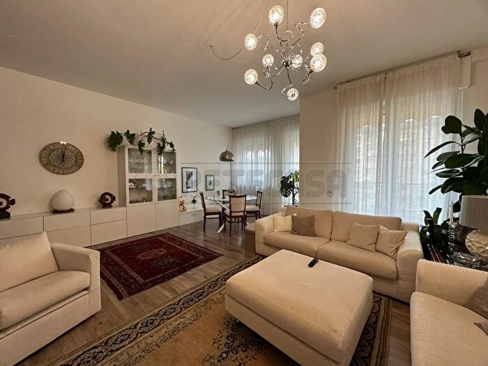 Appartamento trilocale in vendita in Piazza Ludovico Benvenuti, Crema