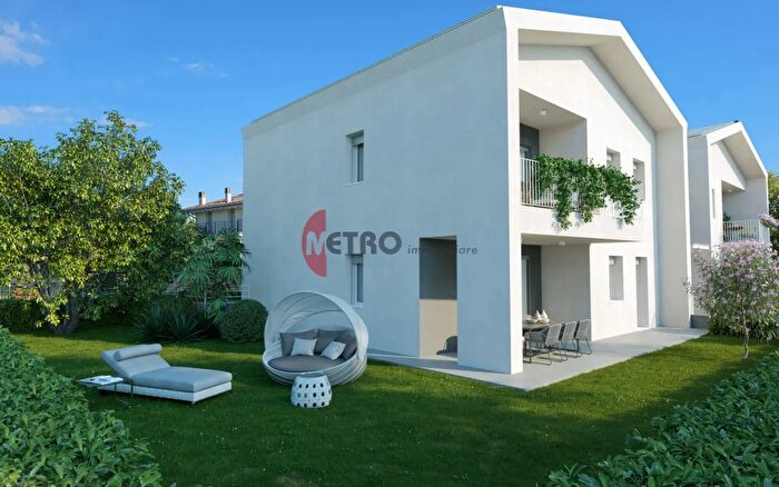 Appartamento trilocale in vendita in Brogliano