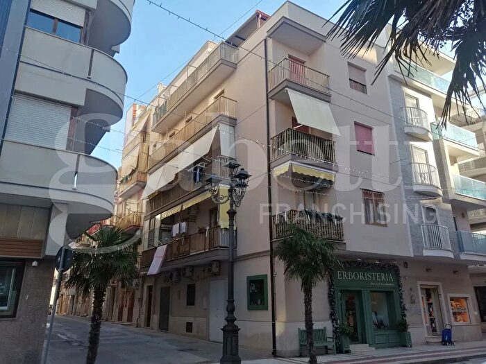 Appartamento trilocale in vendita in Via Cirillo, Margherita Di Savoia