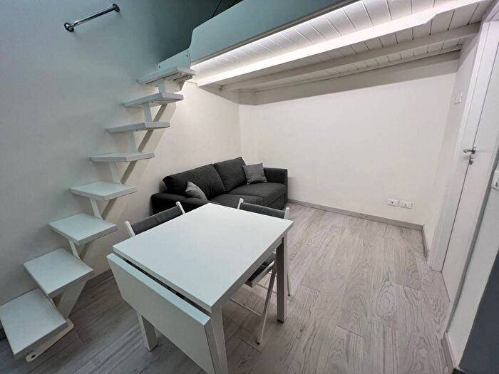 Appartamento monolocale in affitto in Via Seprio, Frua, Milano