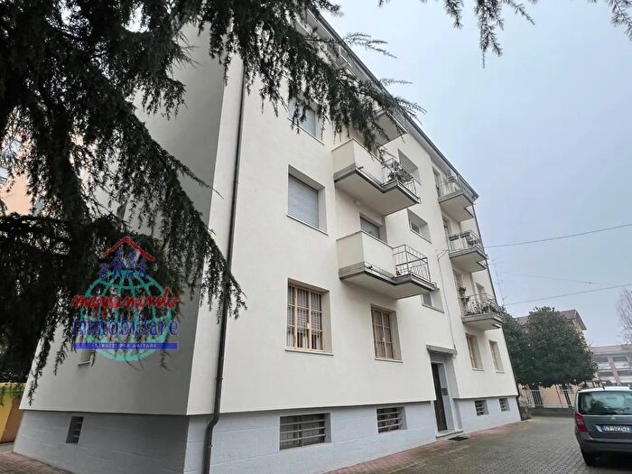 Appartamento quadrilocale in vendita in Via della Salute, Bologna