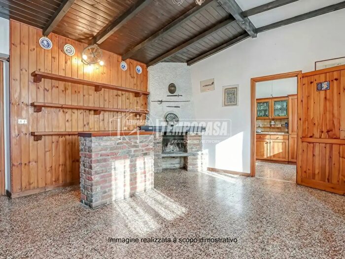 Appartamento con 5 locali in vendita in Via Valle Sud, Castelletto Sopra Ticino