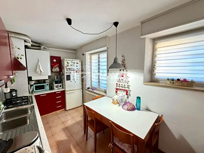 Appartamento con 5 locali in vendita in Via Pescarone, Belluno