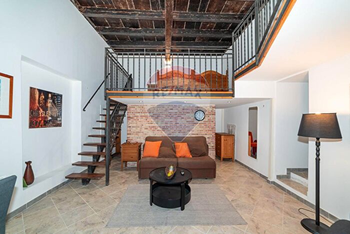 Casa quadrilocale in vendita in Via Claudio Maria Arezzo, Siracusa