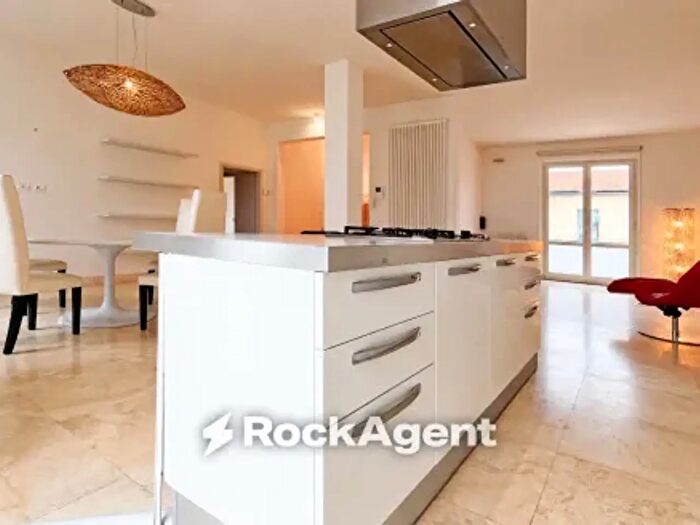 Casa con 6 locali in vendita in Cecina
