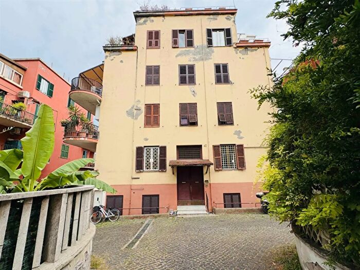 Appartamento trilocale in affitto in Roma