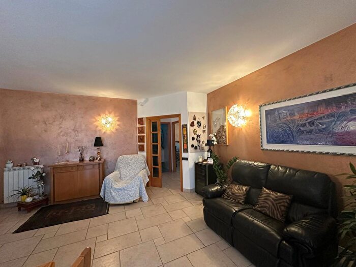 Appartamento con 5 locali in vendita in Campiglia Marittima