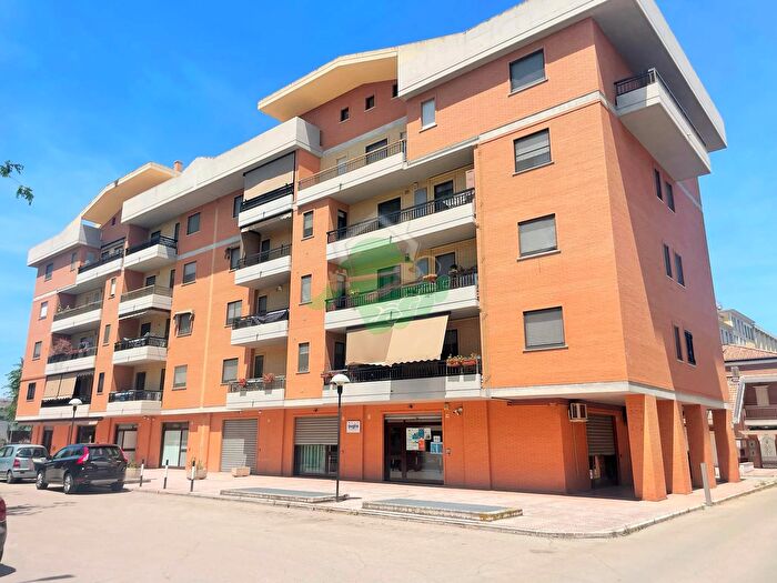 Appartamento trilocale in vendita in Via Antonio Regina, Foggia