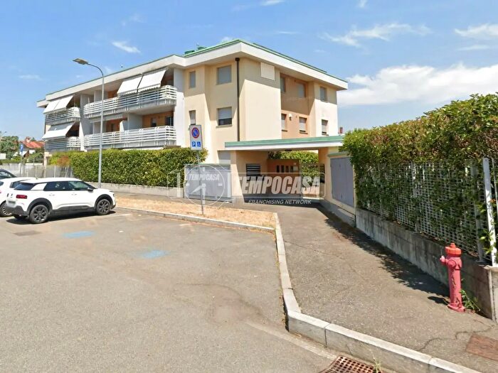 Appartamento trilocale in vendita in Arluno