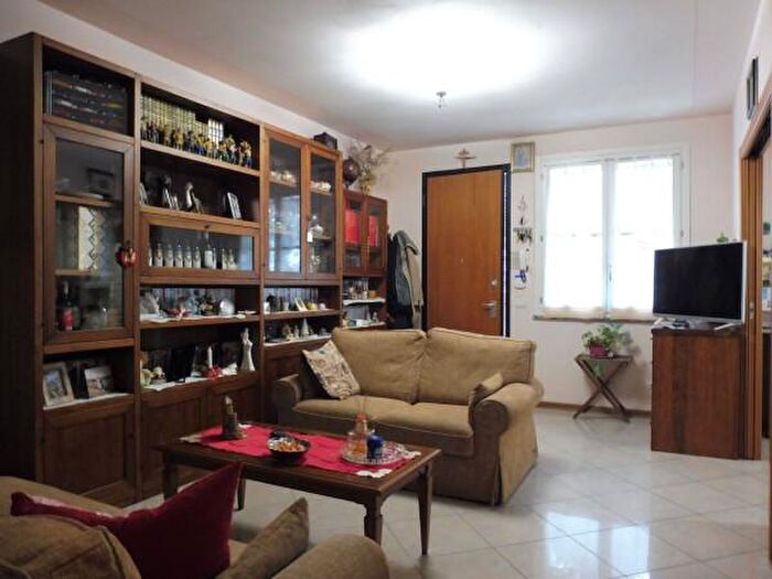 Appartamento con 5 locali in vendita in Viale delle Olimpiadi, Empoli