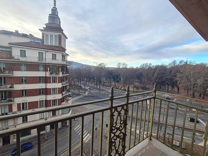 Appartamento trilocale in affitto in Aurora, Torino