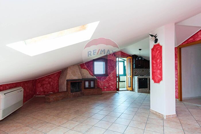 Appartamento trilocale in vendita in Via Rua, Aci Catena