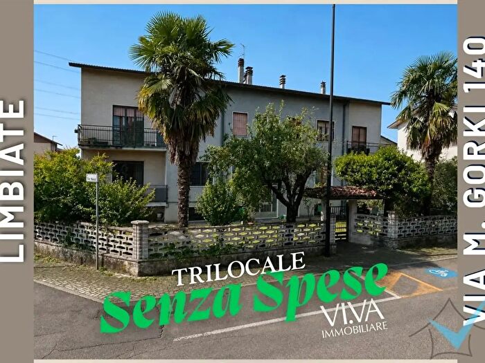 Appartamento trilocale in vendita in Via Massimo Gorki, Limbiate