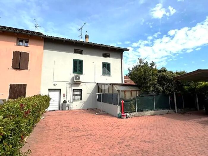 Casa con 7 locali in vendita in Via Pettarella, Sant'Agata Bolognese