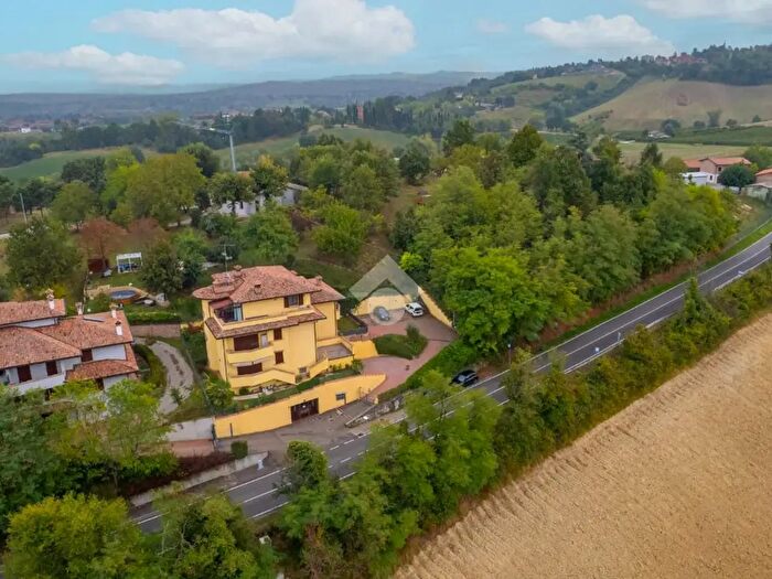 Appartamento trilocale in vendita in Via Abetone Superiore, Maranello