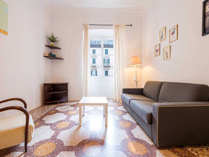 Appartamento trilocale in affitto in Via Goito, Castelletto, Genova