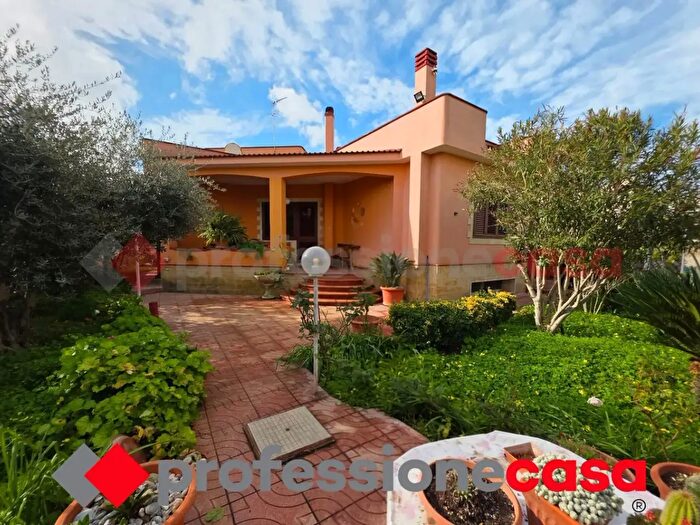 Casa quadrilocale in vendita in Via Baldassarre Peruzzi, Taranto