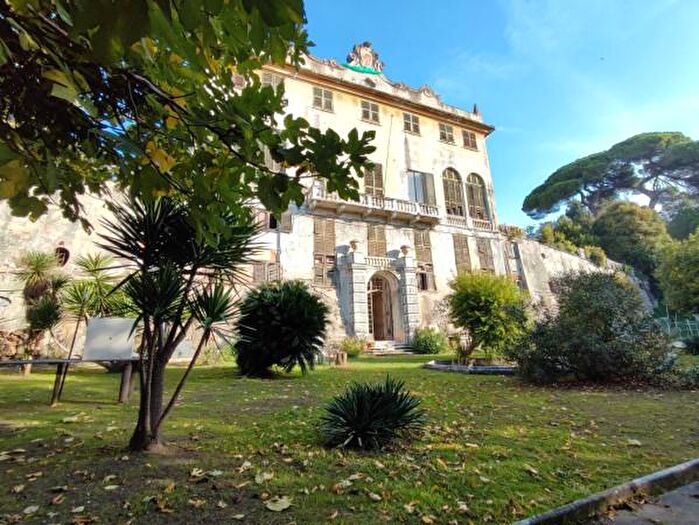 Casa con 6 locali in vendita in Via Merano, Genova