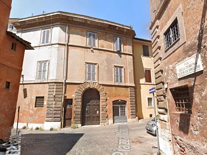 Appartamento con 6 locali in affitto in Piazza Margana, Largo Argentina, Roma