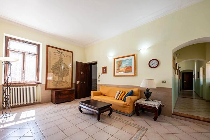 Appartamento con 7 locali in vendita in Via Generale Giuseppe Perotti, Grugliasco