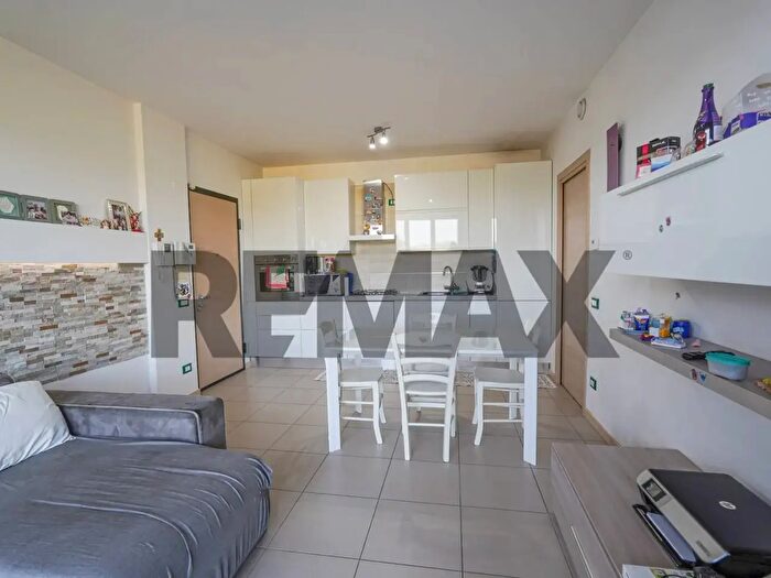 Appartamento trilocale in vendita in Via F Nullo, Bonate Sopra