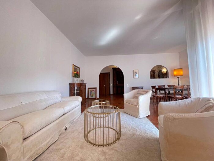 Appartamento con 5 locali in affitto in Piazza Vincenzo Fardella di Torrearsa, Campo di Marte, Firenze