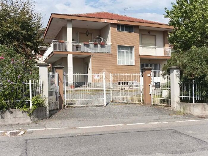 Casa con 6 locali in vendita in Zona Crai, Cirie'