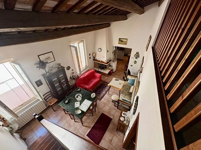 Appartamento con 5 locali in vendita in Piazza Benedetto Cairoli B, Fabriano