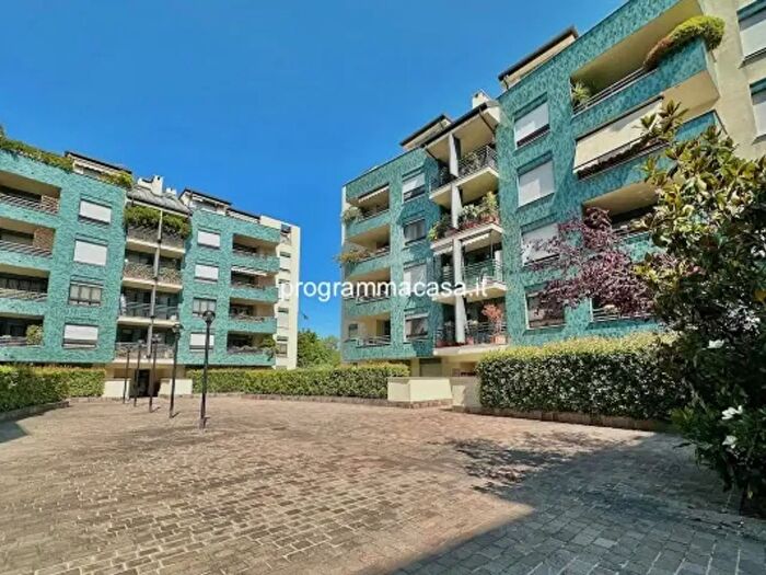Appartamento quadrilocale in vendita in Via Bologna, Segrate