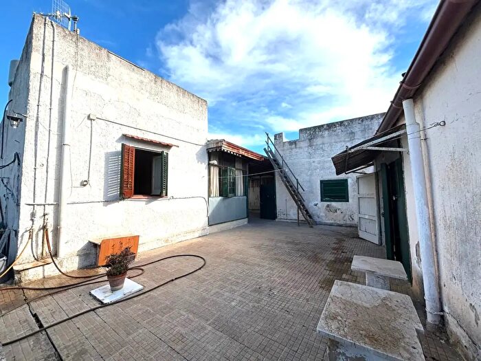 Casa trilocale in vendita in Via Rosariello, Erice
