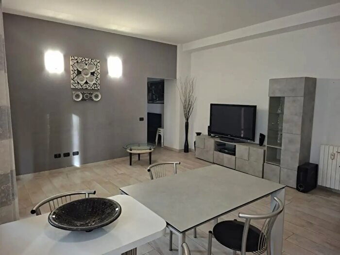 Appartamento trilocale in vendita in Viale Bodio, Milano