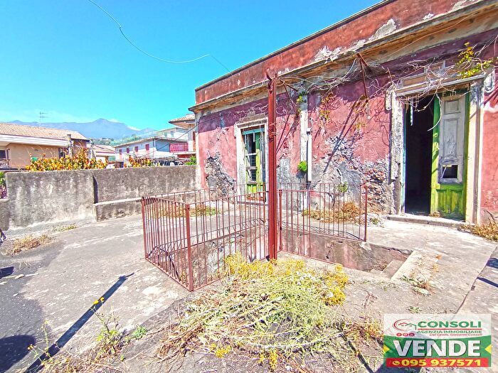 Casa quadrilocale in vendita in Via delle Rose, Giarre